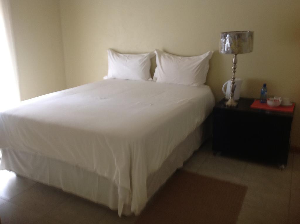 La Picasso Guesthouse Ermelo Ruang foto