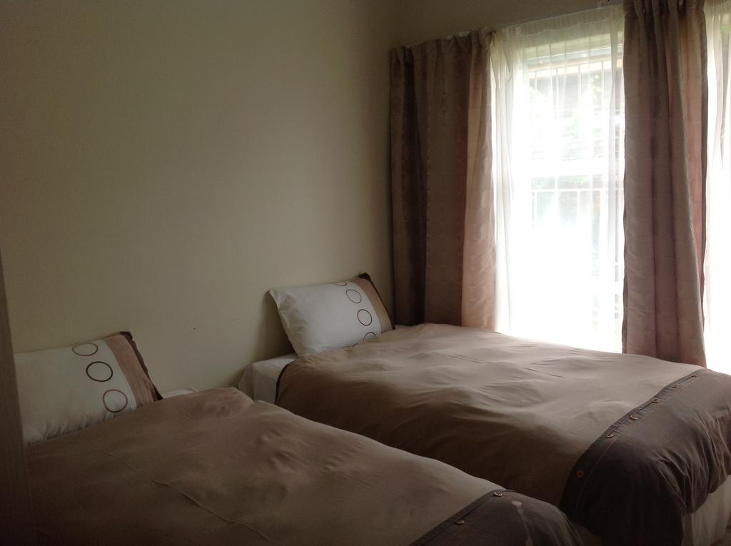 La Picasso Guesthouse Ermelo Ruang foto
