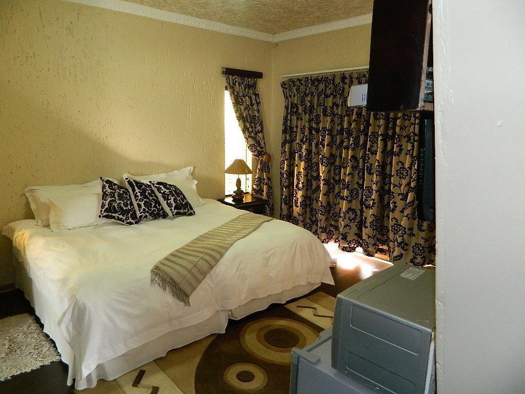 La Picasso Guesthouse Ermelo Ruang foto