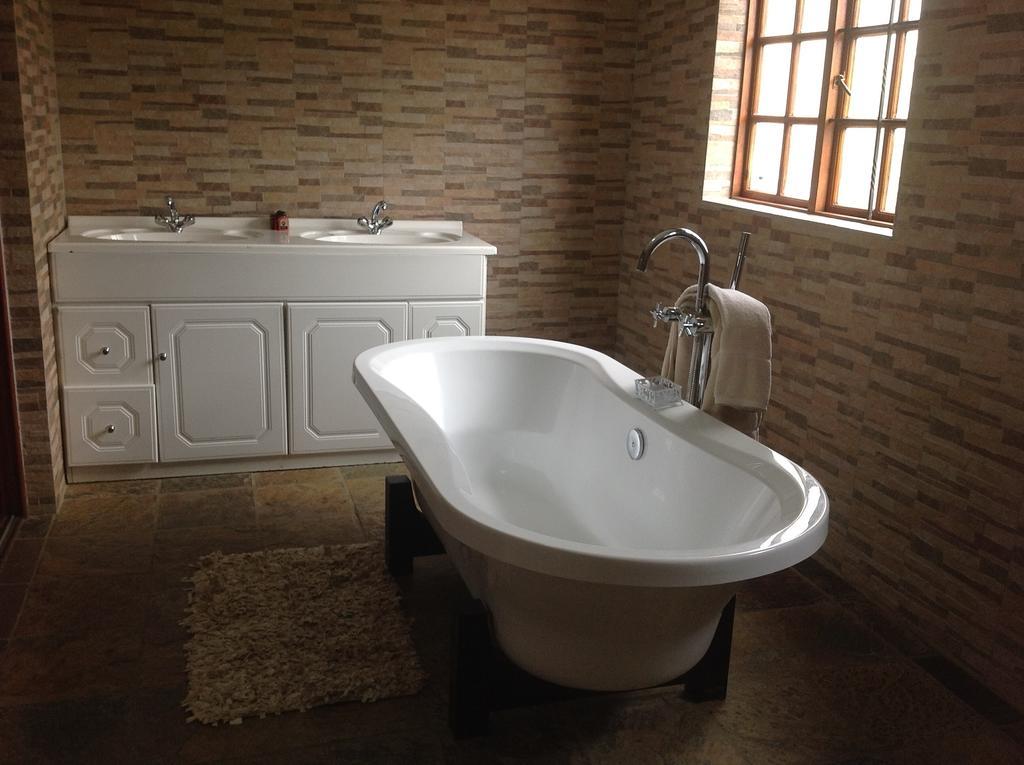 La Picasso Guesthouse Ermelo Ruang foto